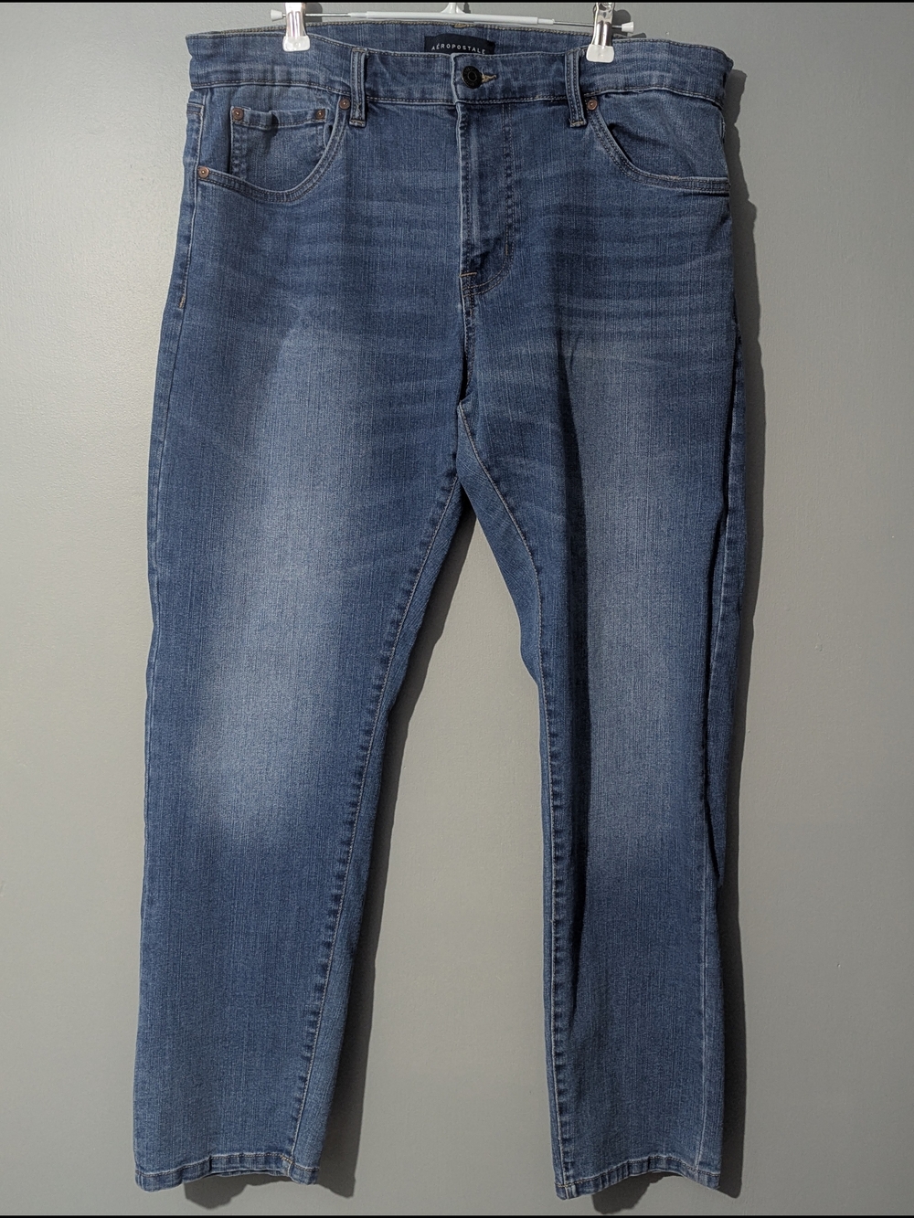 Aeropostale Men's Athletic Slim Medium Wash Jeans Casual Streetwear‎